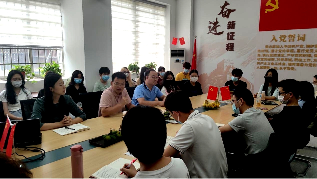 青春献礼二十大，艺设青年聚力行 ——开车漫画
召开2022年秋季学生骨干交流会