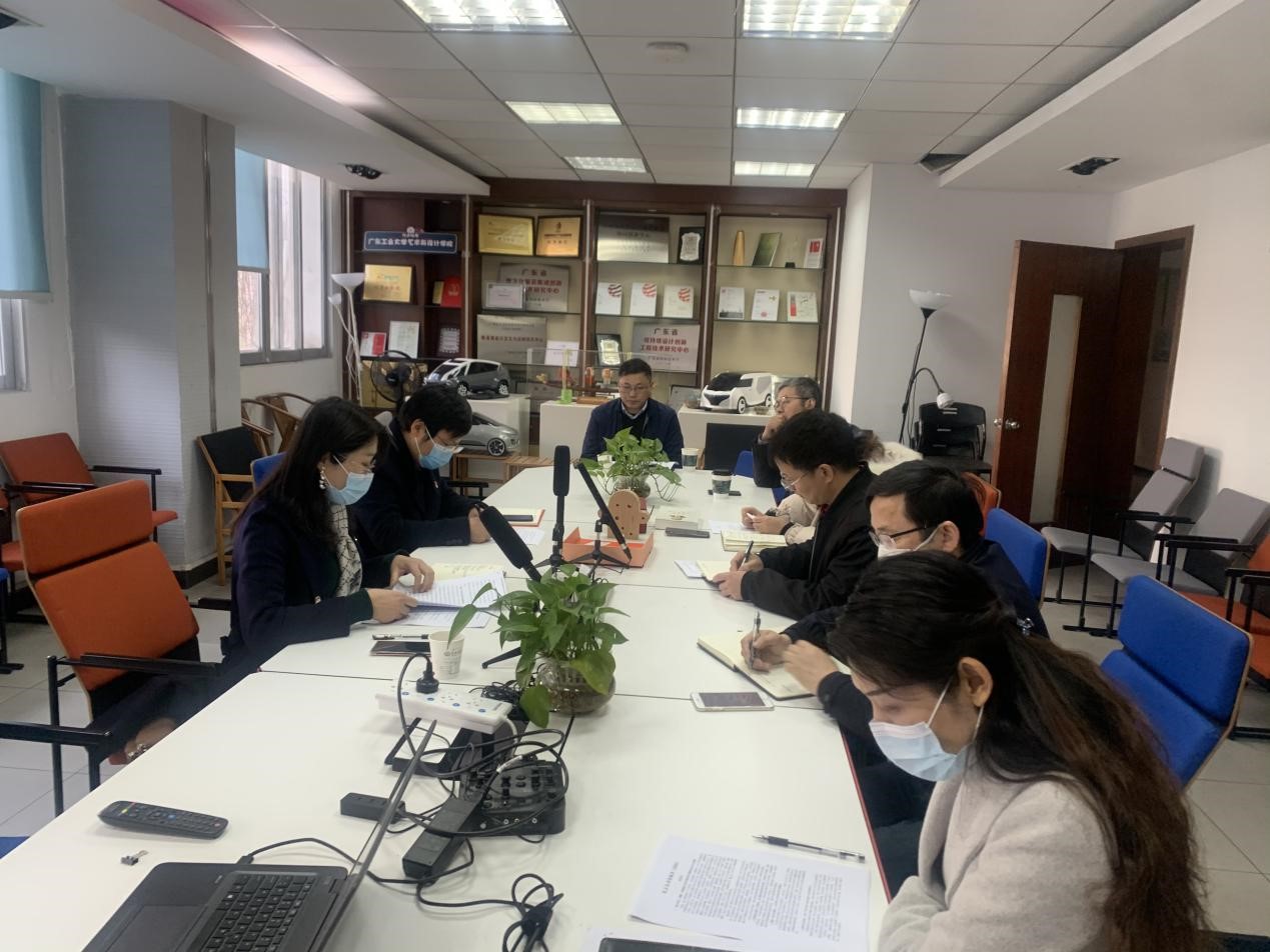 开车漫画
召开中层党员领导干部民主生活会