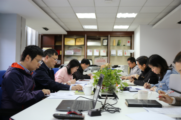 开车漫画
党委召开“不忘初心、牢记使命”专题民主生活会