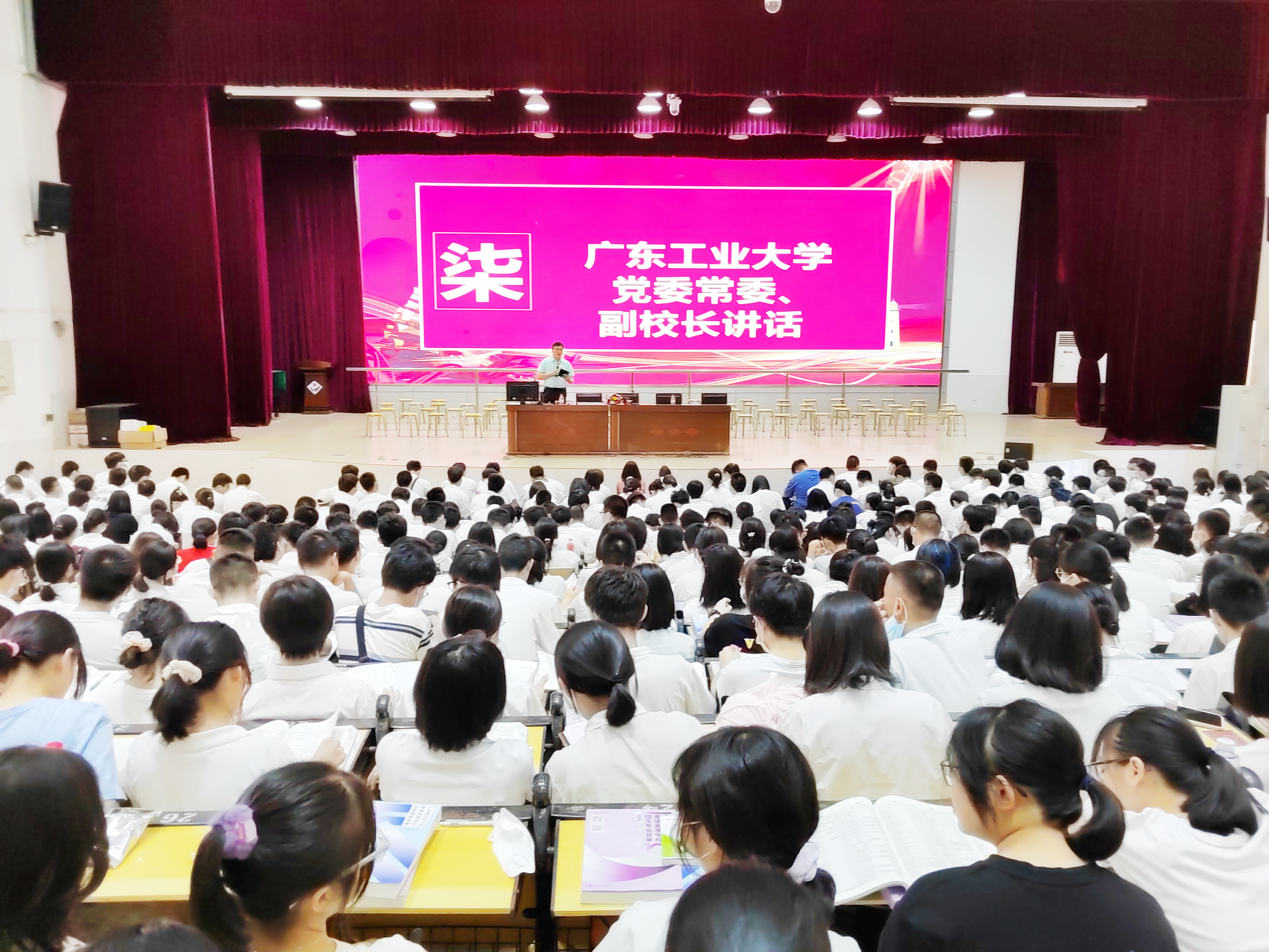 校领导率队赴湛江市开展招生宣传工作